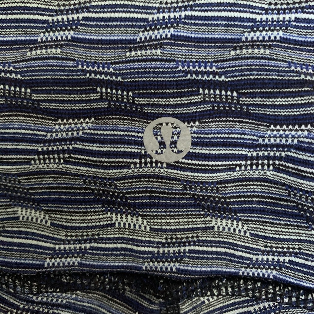 Lululemon Blue Capris Size 4 - Picture 5 of 5